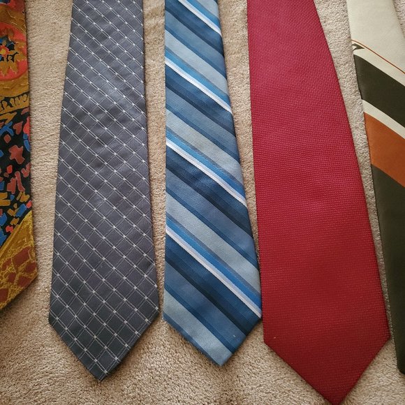 Set of Nine Elegant Ties - Picture 5 of 13